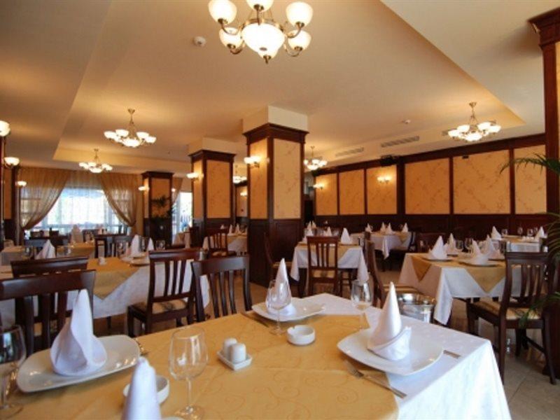 Grand Hotel Perla Ciucasului Tarlungeni Екстер'єр фото