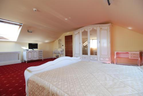 Grand Hotel Perla Ciucasului Tarlungeni Екстер'єр фото