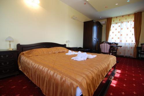 Grand Hotel Perla Ciucasului Tarlungeni Екстер'єр фото